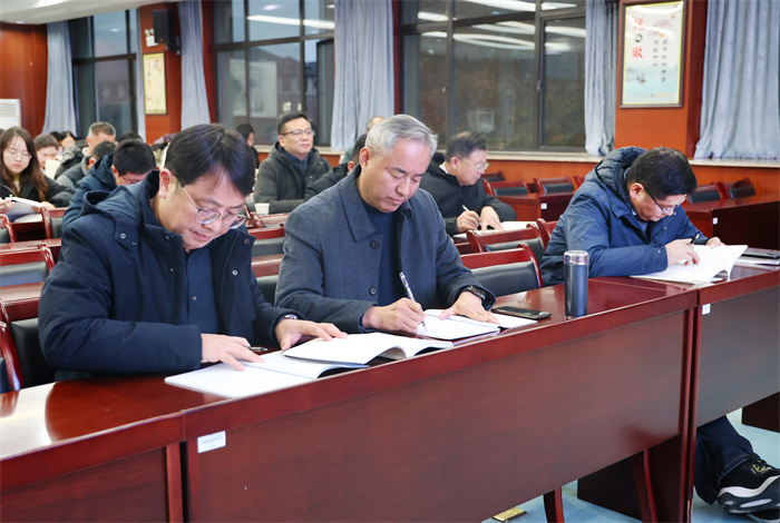 合肥七中召開(kāi)2024年度第四季度全體黨員大會(huì)(圖6) 合肥七中召開(kāi)2024年度第四季度全體黨員大會(huì)(圖6)