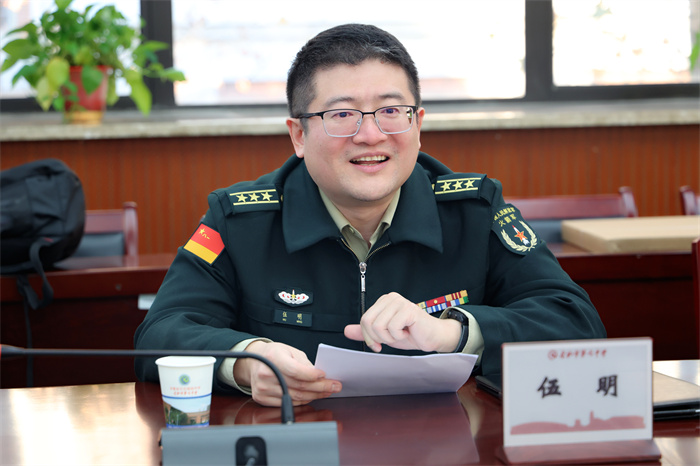 火箭軍工程大學(xué)優(yōu)質(zhì)生源基地授牌儀式在合肥七中舉行(圖5) 火箭軍工程大學(xué)優(yōu)質(zhì)生源基地授牌儀式在合肥七中舉行(圖5)