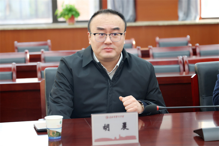 火箭軍工程大學(xué)優(yōu)質(zhì)生源基地授牌儀式在合肥七中舉行(圖2) 火箭軍工程大學(xué)優(yōu)質(zhì)生源基地授牌儀式在合肥七中舉行(圖2)