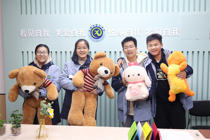 合肥七中開展校園科技文化藝術(shù)節(jié)之生命教育系列活動(dòng)(圖1) 合肥七中開展校園科技文化藝術(shù)節(jié)之生命教育系列活動(dòng)(圖1)