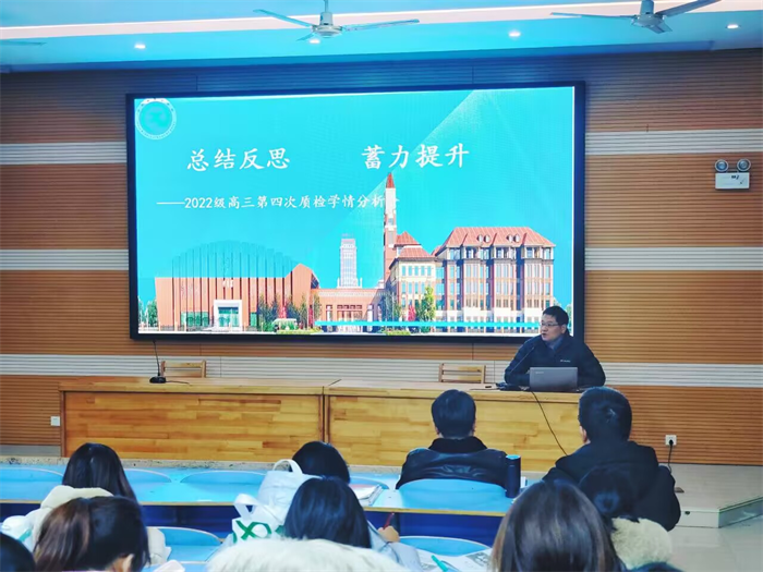 王校.png 王校.png