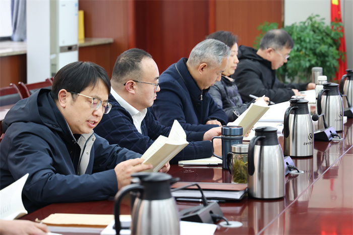 合肥七中黨委開展2025年第一次中心組理論學習(圖2) 合肥七中黨委開展2025年第一次中心組理論學習(圖2)