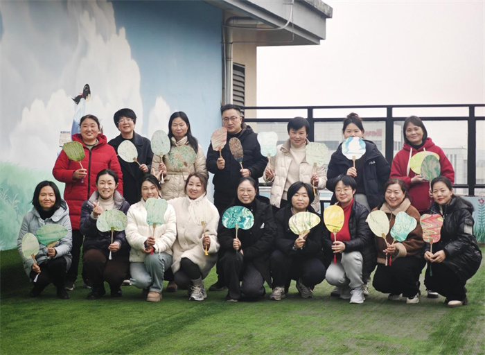 合肥七中舉行第54期家長讀書會暨學(xué)期總結(jié)表彰會3.jpg 合肥七中舉行第54期家長讀書會暨學(xué)期總結(jié)表彰會3.jpg