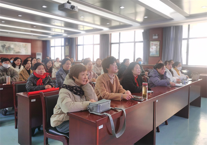 合肥七中高一年級召開期末家委會會議(圖2) 合肥七中高一年級召開期末家委會會議(圖2)