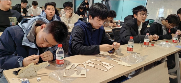 中安在線、合肥在線：合肥七中學(xué)子寒假社會(huì)實(shí)踐活動(dòng)超有AI(圖6)