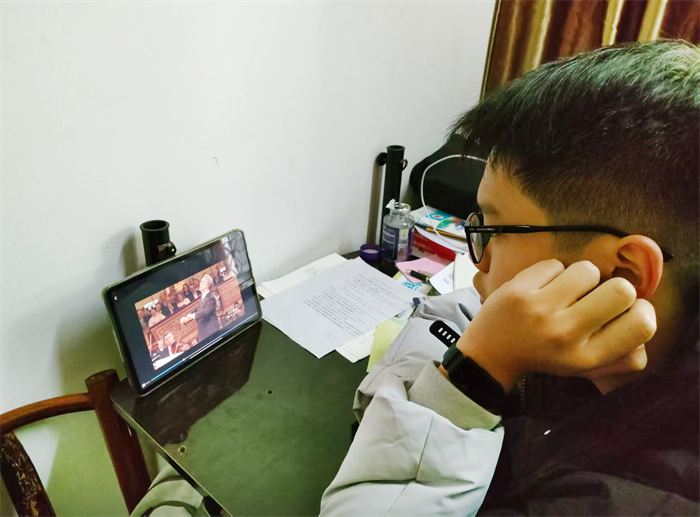 合肥七中高二年級(jí)藝術(shù)體育特色寒假作業(yè)(圖1) 合肥七中高二年級(jí)藝術(shù)體育特色寒假作業(yè)(圖1)