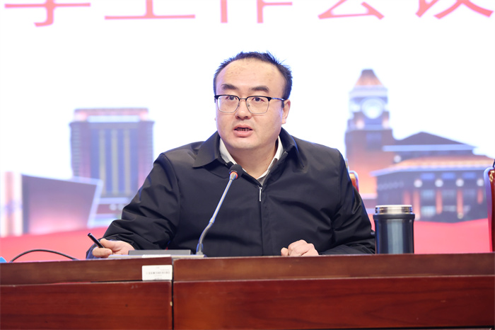 合肥七中召開2024 - 2025 學(xué)年第二學(xué)期開學(xué)工作會(huì)議(圖7) 合肥七中召開2024 - 2025 學(xué)年第二學(xué)期開學(xué)工作會(huì)議(圖7)