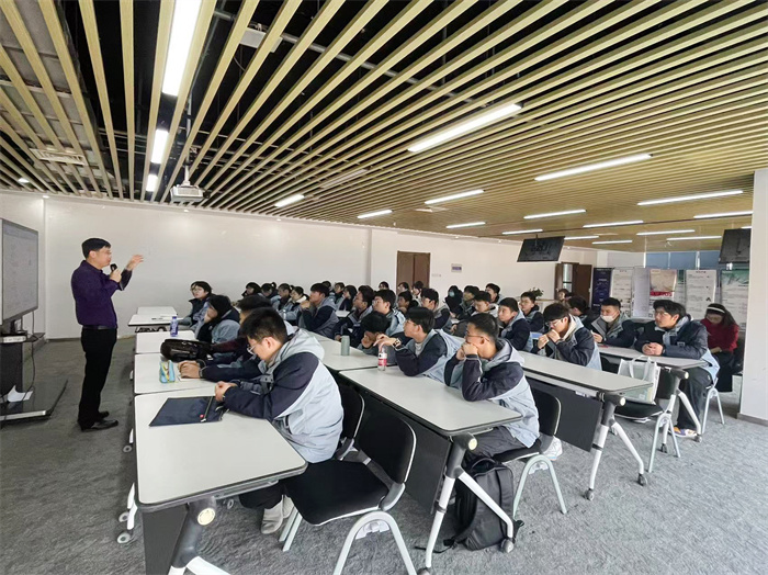 合肥七中高一(4)班開啟科技探索研學(xué)之旅(圖6) 合肥七中高一(4)班開啟科技探索研學(xué)之旅(圖6)