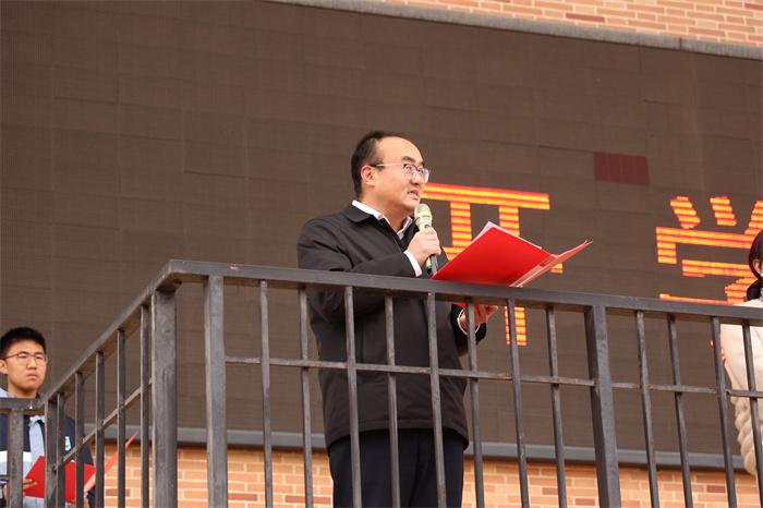 合肥七中2024-2025學(xué)年第二學(xué)期第一次升旗儀式暨開學(xué)第一課(圖6) 合肥七中2024-2025學(xué)年第二學(xué)期第一次升旗儀式暨開學(xué)第一課(圖6)