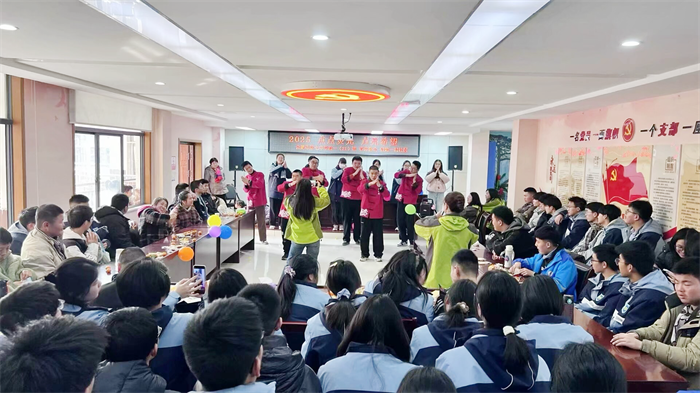 合肥七中高一(21)班走進春芽陽光家園開展愛心公益活動(圖2) 合肥七中高一(21)班走進春芽陽光家園開展愛心公益活動(圖2)