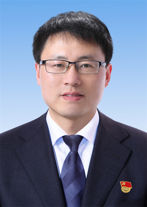 李雪峰 高三級部副主任.jpg 李雪峰 高三級部副主任.jpg