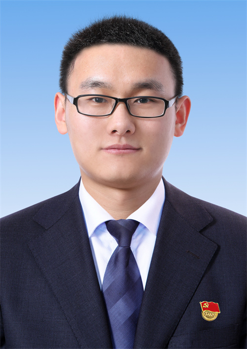 張啟發(fā) 高三級部副主任.jpg 張啟發(fā) 高三級部副主任.jpg