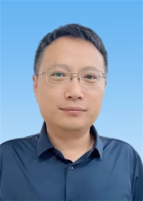 葛旻 高二級(jí)部主任.jpg 葛旻 高二級(jí)部主任.jpg