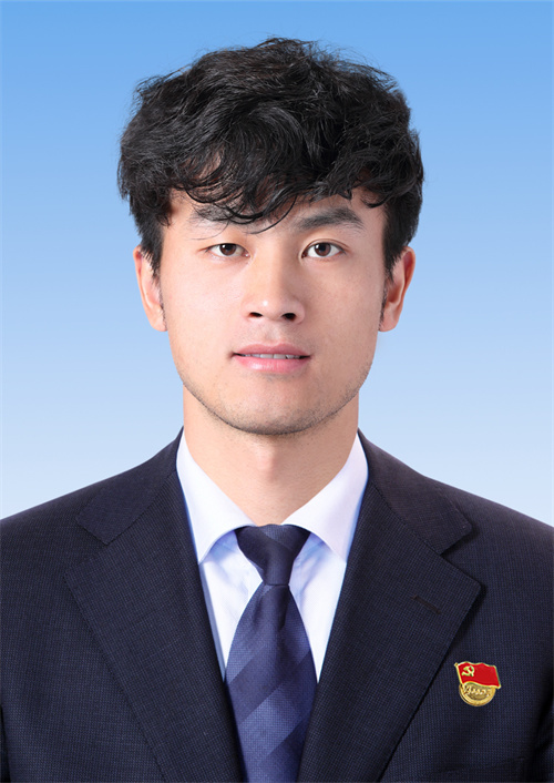 王平 團(tuán)委副書記.jpg 王平 團(tuán)委副書記.jpg