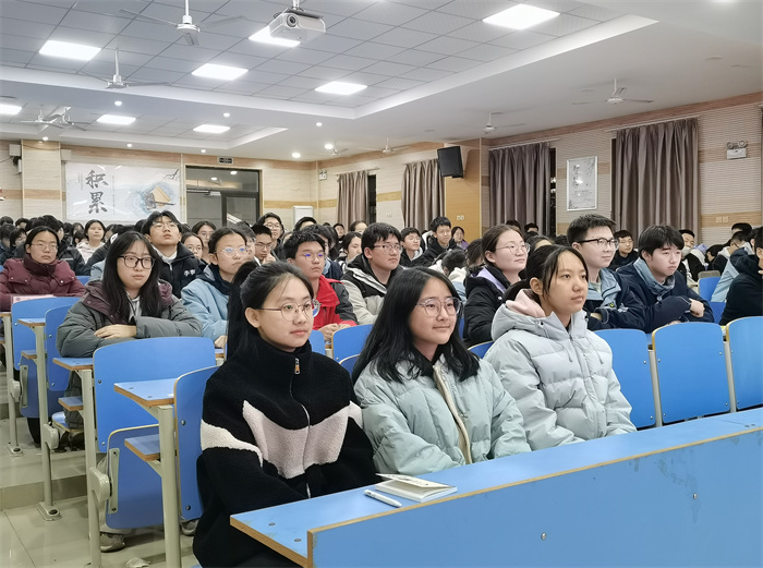 合肥七中高一年級召開雙語課代表和學(xué)習(xí)委員自主管理培訓(xùn)會(圖4) 合肥七中高一年級召開雙語課代表和學(xué)習(xí)委員自主管理培訓(xùn)會(圖4)