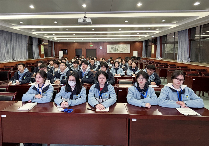 合肥七中高二年級召開學(xué)生自主管理工作會議(圖1) 合肥七中高二年級召開學(xué)生自主管理工作會議(圖1)