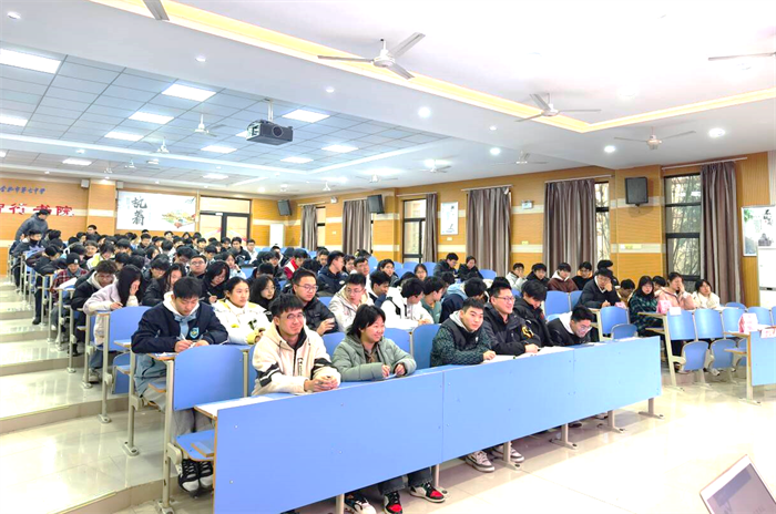 高三學(xué)生自主管理會(huì)議2.png 高三學(xué)生自主管理會(huì)議2.png