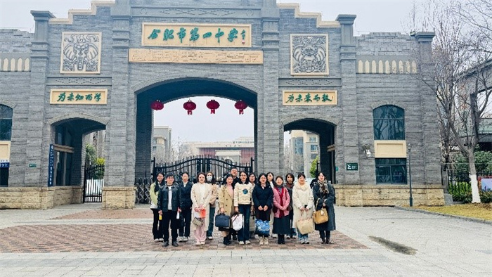 合肥七中高三英語備課組赴四中參與同課異構(gòu)活動.jpg 合肥七中高三英語備課組赴四中參與同課異構(gòu)活動.jpg