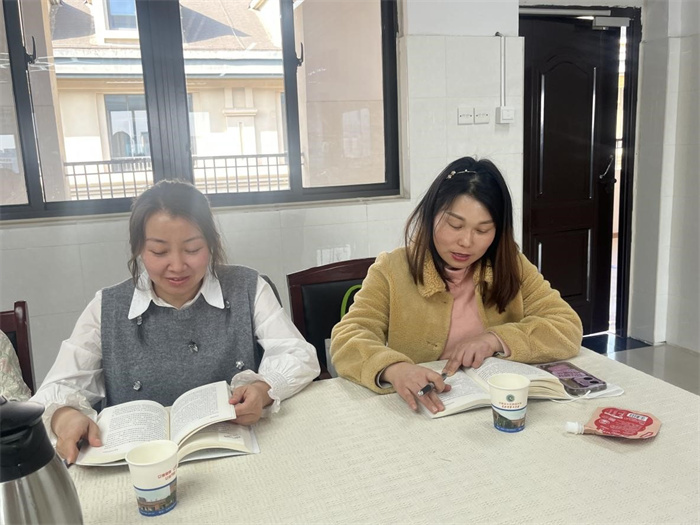 第五十六期家長(zhǎng)讀書會(huì)2.jpg 第五十六期家長(zhǎng)讀書會(huì)2.jpg