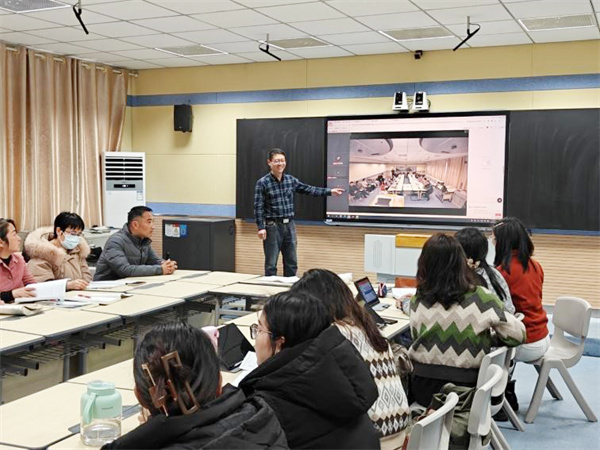 智慧教育點(diǎn)亮鄉(xiāng)鎮(zhèn)課堂4.jpg 智慧教育點(diǎn)亮鄉(xiāng)鎮(zhèn)課堂4.jpg