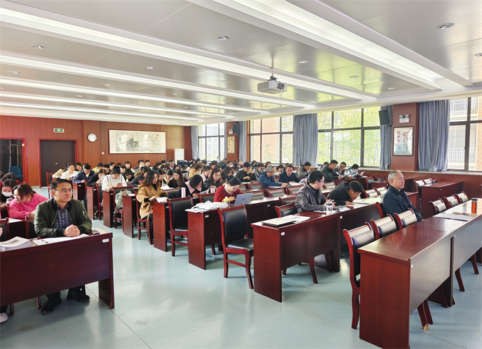 合肥七中高三年級召開階段性學情分析會(圖1) 合肥七中高三年級召開階段性學情分析會(圖1)