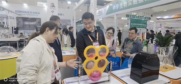 合肥七中參加第 85 屆教育裝備展探索教學(xué)新路徑(圖2) 合肥七中參加第 85 屆教育裝備展探索教學(xué)新路徑(圖2)