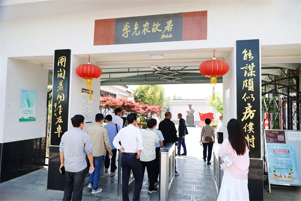 合肥七中行政黨支部開展主題黨日活動(圖2) 合肥七中行政黨支部開展主題黨日活動(圖2)