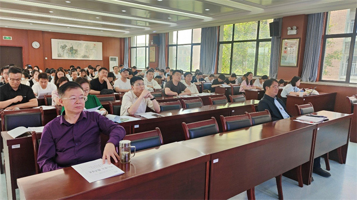 高一年級期中學(xué)情分析會5.jpg 高一年級期中學(xué)情分析會5.jpg