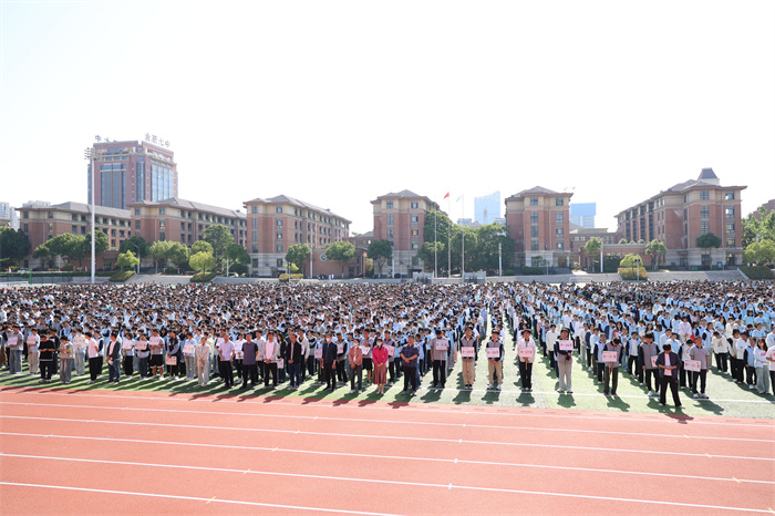 筑牢安全防線(xiàn) 厚植愛(ài)國(guó)情懷(圖5) 筑牢安全防線(xiàn) 厚植愛(ài)國(guó)情懷(圖5)