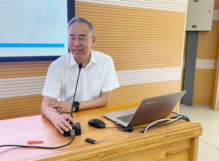 高三年級(jí)召開階段性學(xué)情分析會(huì)暨期末工作會(huì)4.jpg 高三年級(jí)召開階段性學(xué)情分析會(huì)暨期末工作會(huì)4.jpg