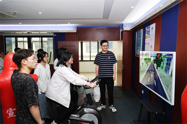 525心理健康日|“一起來解‘鴨’”趣味減壓活動歡樂回歸(圖3) 525心理健康日|“一起來解‘鴨’”趣味減壓活動歡樂回歸(圖3)