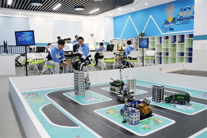 無人駕駛課程.jpg 無人駕駛課程.jpg