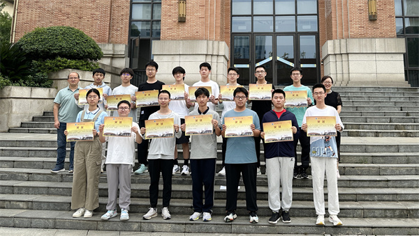 合肥七中高一年級(jí)期末“暢言解題家”表彰活動(dòng)(圖2) 合肥七中高一年級(jí)期末“暢言解題家”表彰活動(dòng)(圖2)