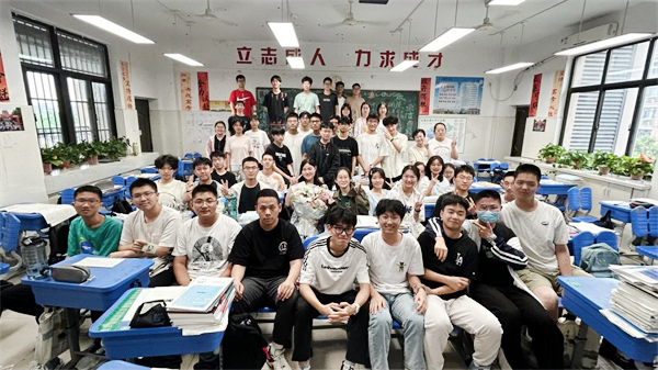 耿言旭2.jpg 耿言旭2.jpg