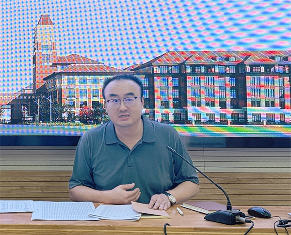 合肥七中高三年級召開新學期全體教師會(圖4) 合肥七中高三年級召開新學期全體教師會(圖4)