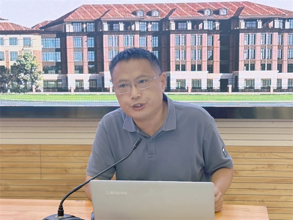 合肥七中高三年級召開新學期全體教師會(圖2) 合肥七中高三年級召開新學期全體教師會(圖2)