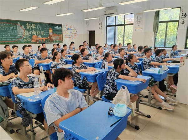 新生指導1.jpg 新生指導1.jpg