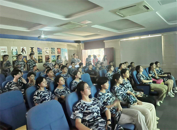 高一新生游園1.jpg 合肥七中扎實(shí)推進(jìn)開學(xué)前后心理健康教育工作(圖8)