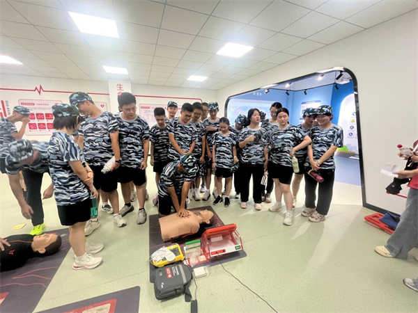 高一新生游園3.jpg 合肥七中扎實(shí)推進(jìn)開學(xué)前后心理健康教育工作(圖10)