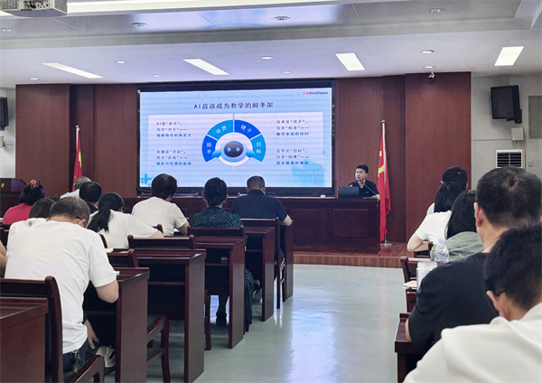 鴻合工作人員.jpg 鴻合工作人員.jpg