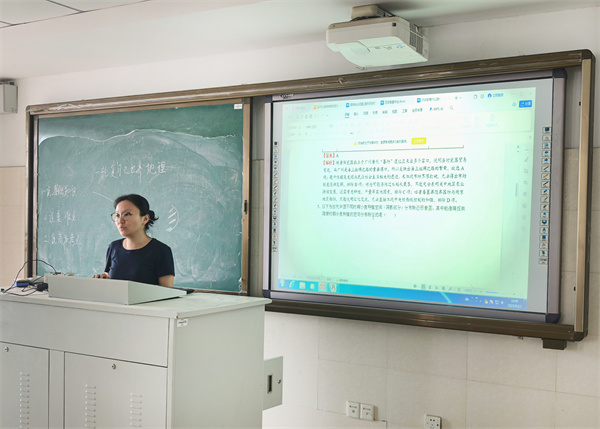 照片(陳芃芃).jpg 照片(陳芃芃).jpg