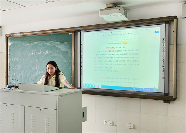 照片(方潔).jpg 照片(方潔).jpg