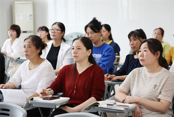 宿舍管理不“頭疼”！合肥七中專項培訓讓生活老師變身“溝通達人”(圖2)