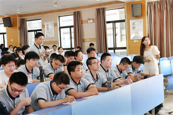 英語(yǔ)學(xué)科：探索教學(xué)新路徑，碰撞思維新火花(圖2)