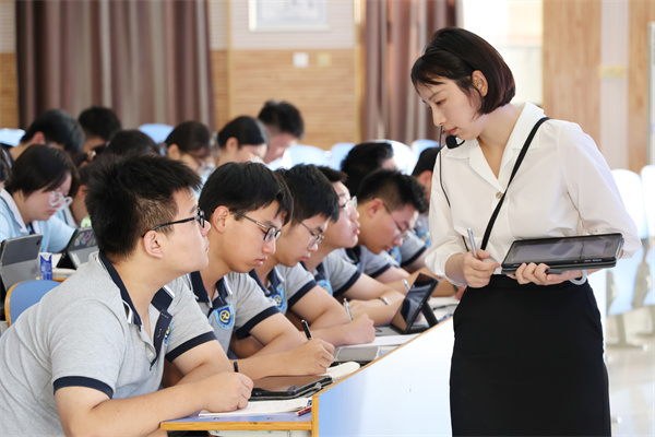 數(shù)學(xué)學(xué)科：校際聯(lián)動(dòng)促發(fā)展，交流互鑒譜新篇(圖4)