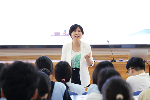 朱曉麗老師.jpg 朱曉麗老師.jpg