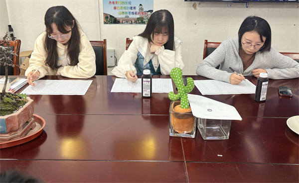 合肥七中高三年級召開班級學情分析會(圖2) 合肥七中高三年級召開班級學情分析會(圖2)