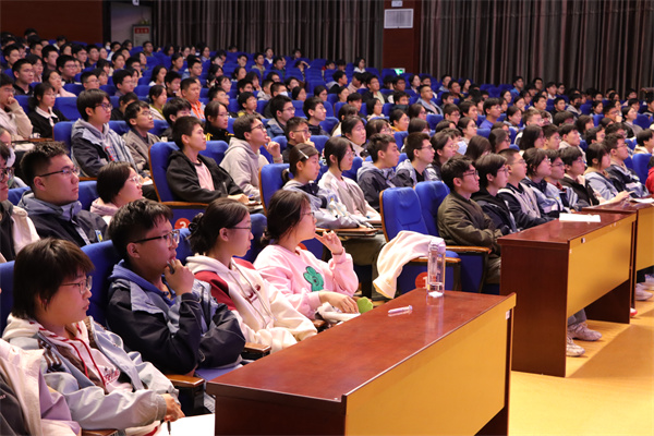 合肥七中第48期團(tuán)校第二講開課(圖3) 合肥七中第48期團(tuán)校第二講開課(圖3)