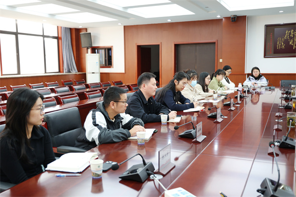 合肥七中召開青年教師座談會(huì)(圖2)