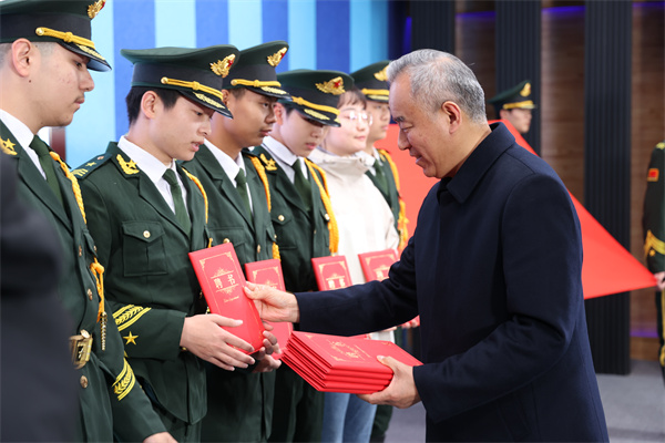 合肥七中舉行國旗班交接儀式(圖5)